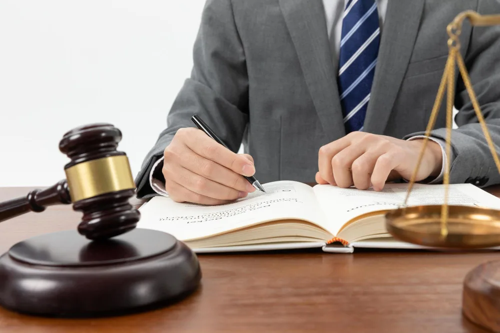 When Should You Hire a Workers' Compensation Attorney?