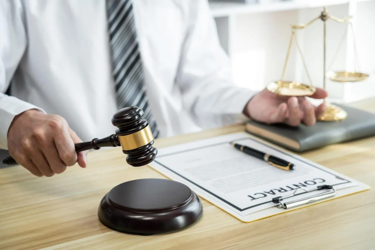 When to Call a Workers' Compensation Lawyer